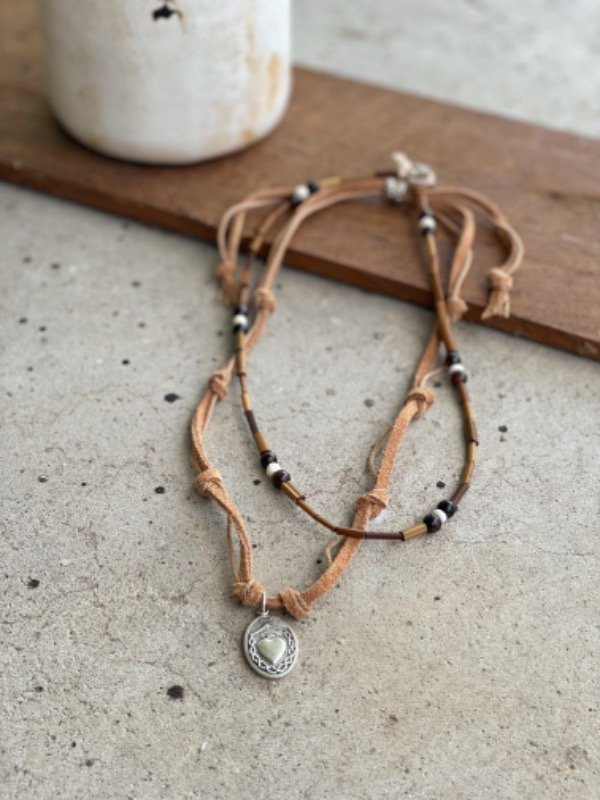 Producto - Collar Medallita Niño de Praga y Corazón