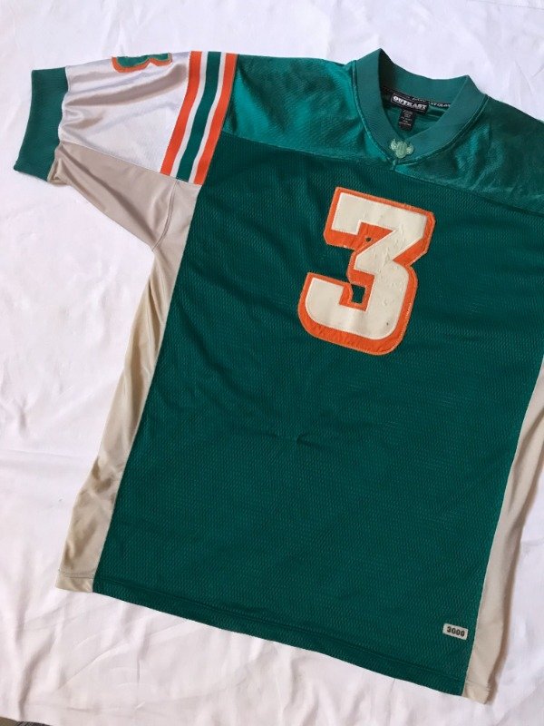 Producto - Y2K Outcast football jersey.