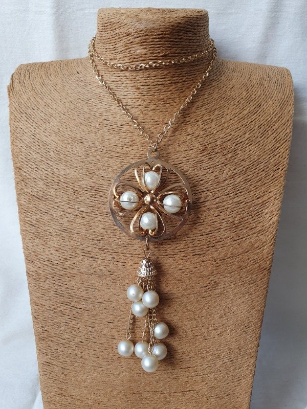 Producto - Collar Medallón con Perlas y Borlas Coco