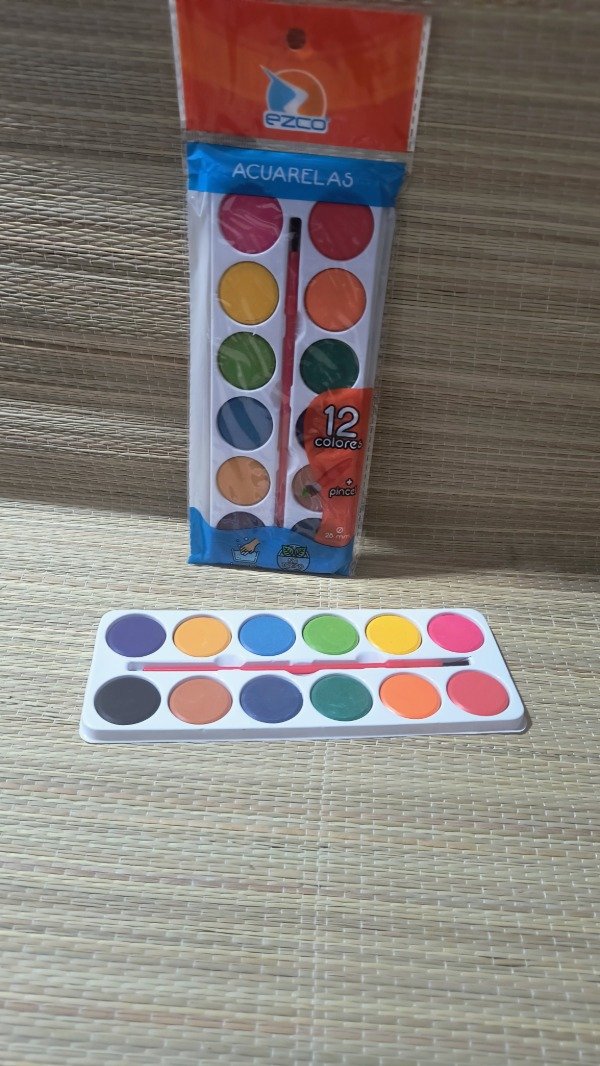 Producto - Acuarela ezco x 12 colores ezco