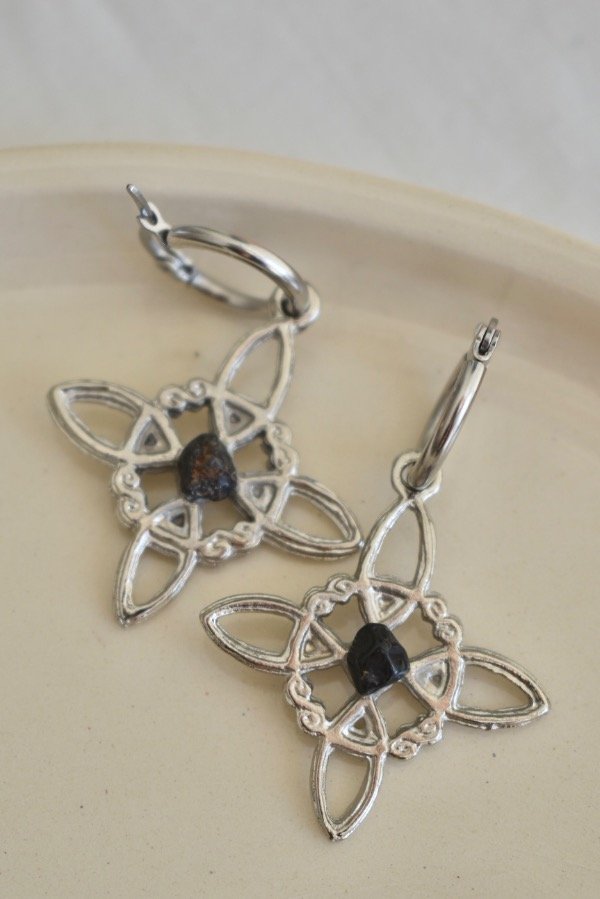 Producto - Aros Nudo de bruja y Onix