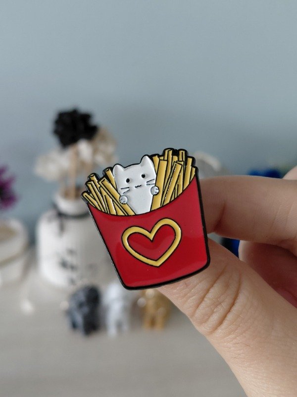 Producto - Pin metalizado - Michi papitas #2393