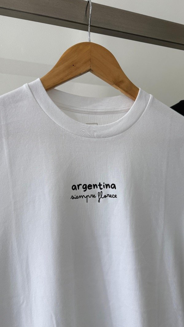 Producto - Remera Argentina florece