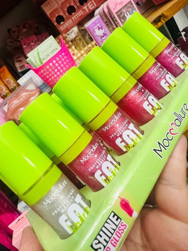Producto - Gloss labial con color Fat oil Moccallure