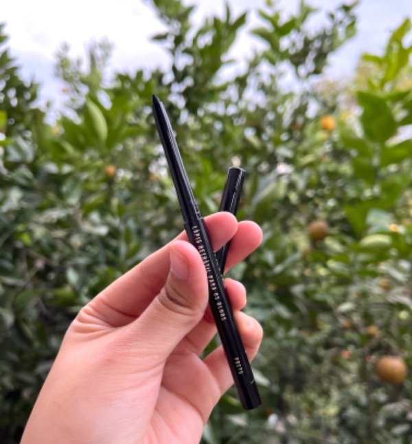 Producto - Delineador retráctil Ruby Rose negro