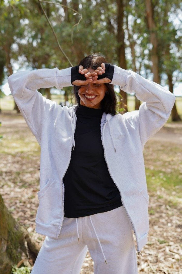 Producto - CAMPERA CON CAPUCHA FRISADA - WHITE MELANGE