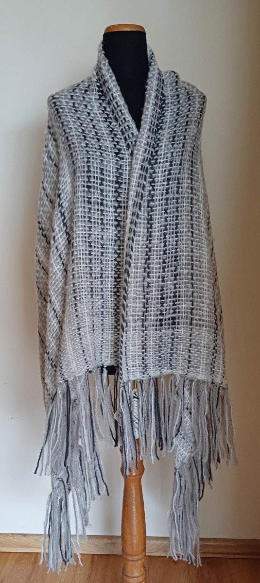 Producto - CHAL MOHAIR NEGRO, GRIS y BLANCO