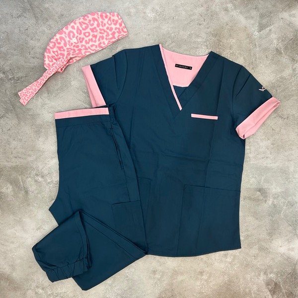Producto - Ambo JOGGER ARC petróleo det. rosa