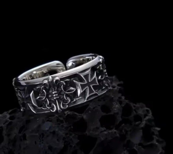 Producto - Anillo Chrome Hearts
