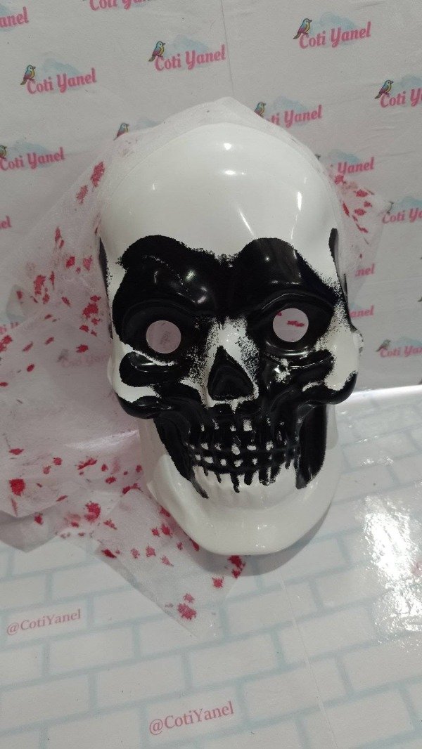 Producto - Careta plastica con velo calavera