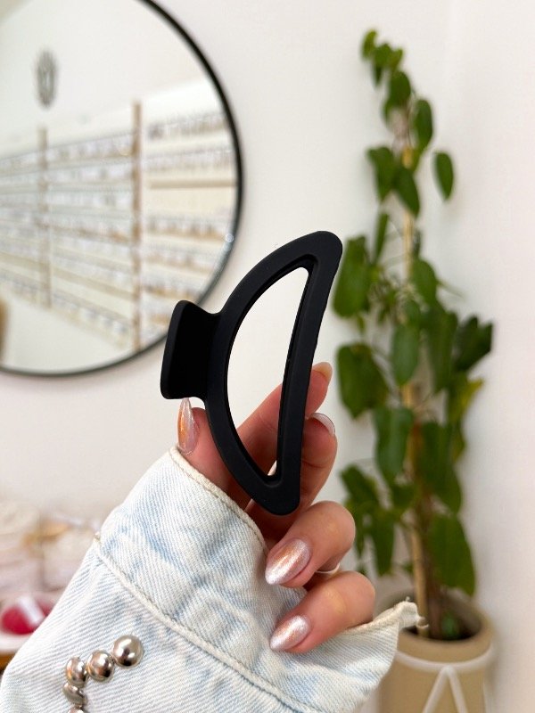 Producto - Broche semi Luna negro grande