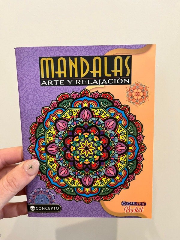 Producto - LIBRO PARA PINTAR MANDALAS 12.5X16.5CM