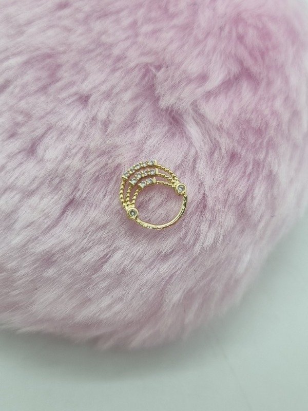 Producto - Aros cuff acero dorado triple línea strass