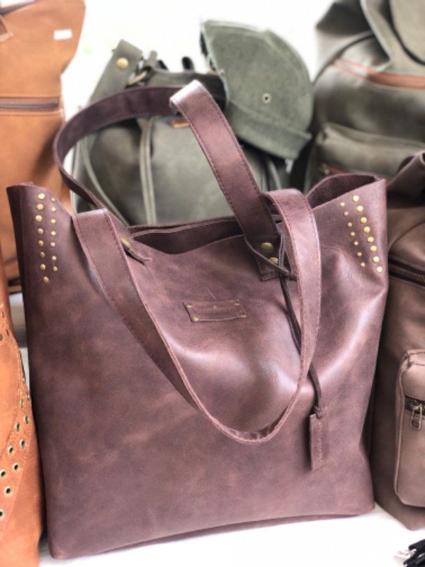 Producto - Cartera chocolate cuero vacuno