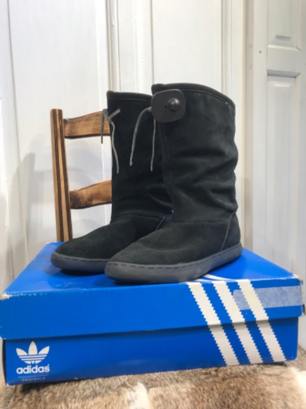 Producto - Botas ADIDAS nuevas en caja gamuzadas con corderito - Talle 36.5- PRECIO: 120x - 1