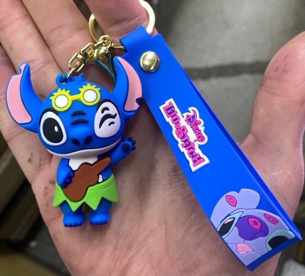 Producto - STITCH - STITCH CON LENTES Y GUITARRA