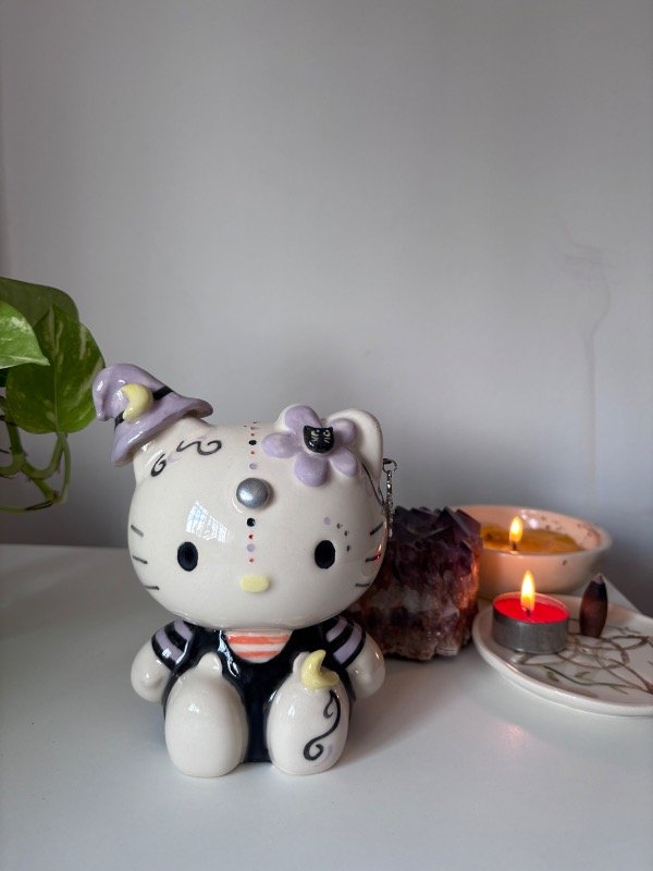 Producto - Hello kitty bruja