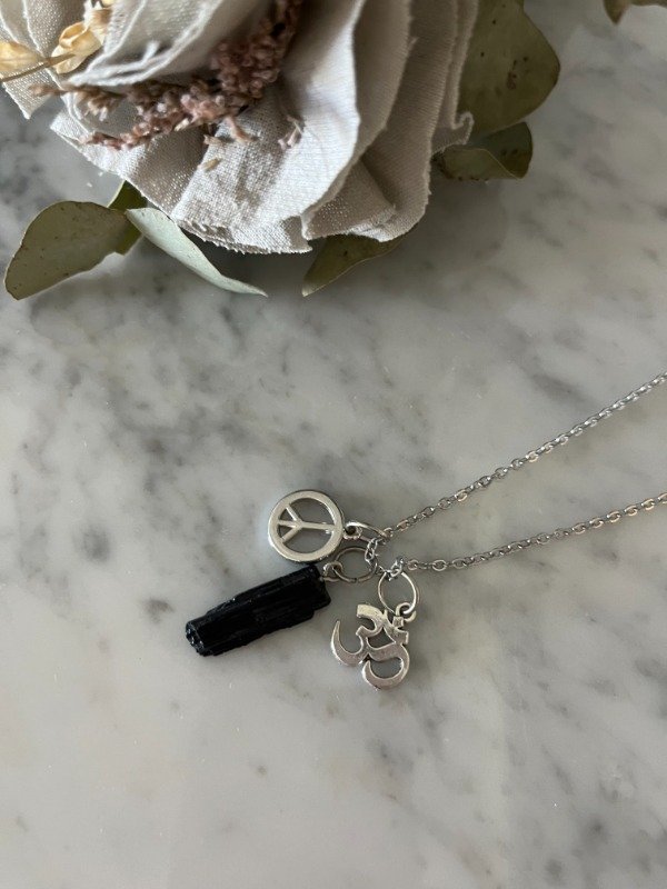 Producto - CADENA ACERO CON PIEDRA Y DIJE