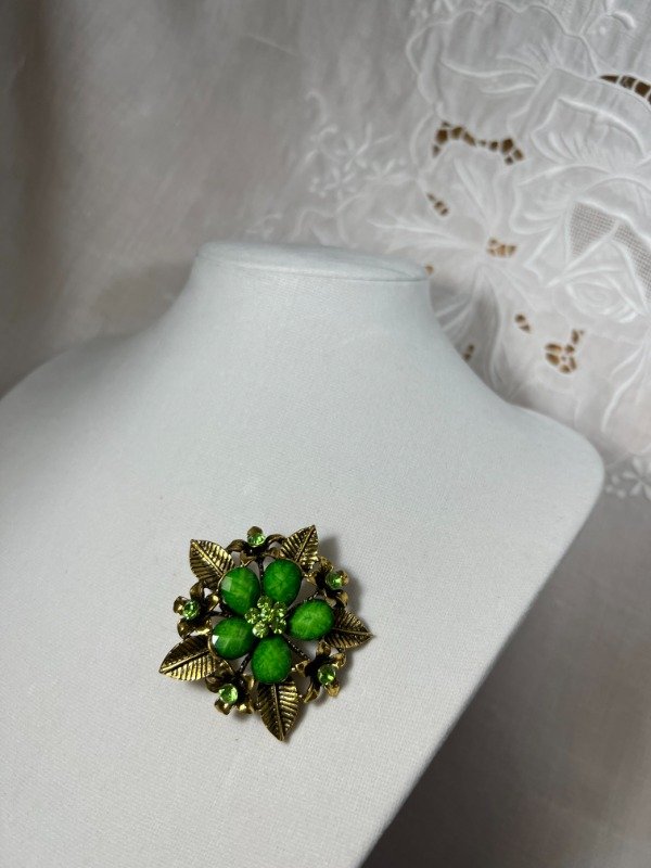 Producto - Gran broche verde