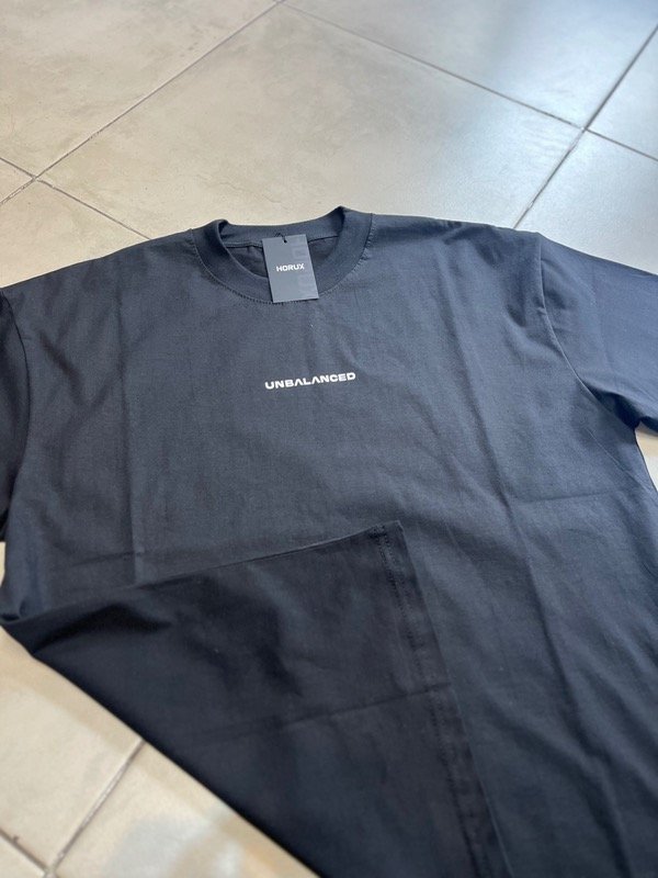 Producto - Remera Oversize Unbalanced