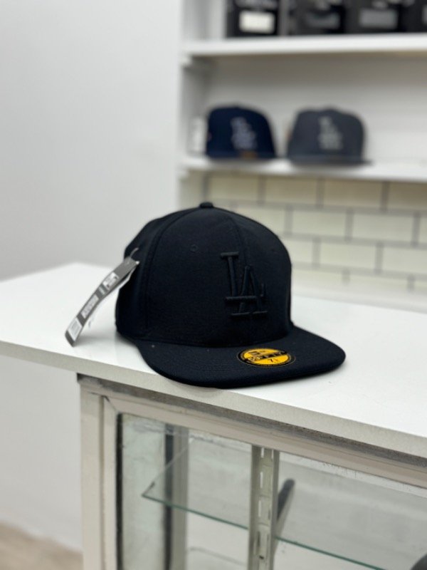 Producto - Gorra LA Negra// 16.000 TRANSF