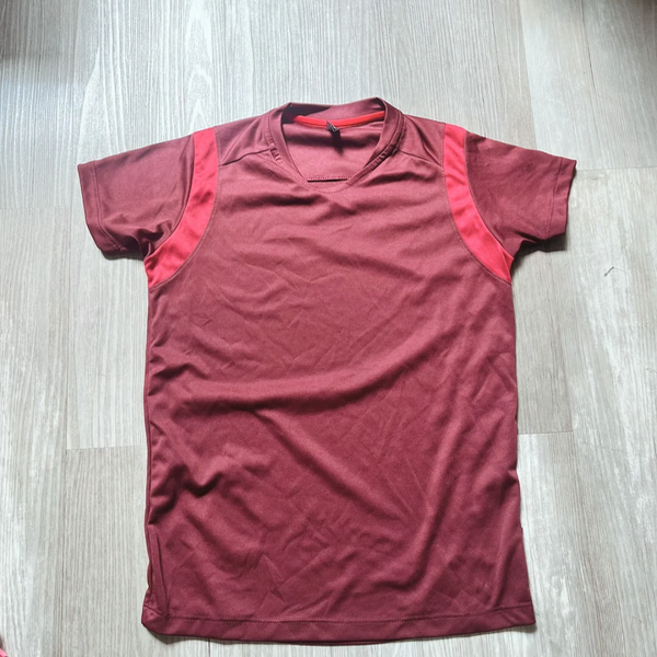 Producto - Remera Deportiva Bordo 10A