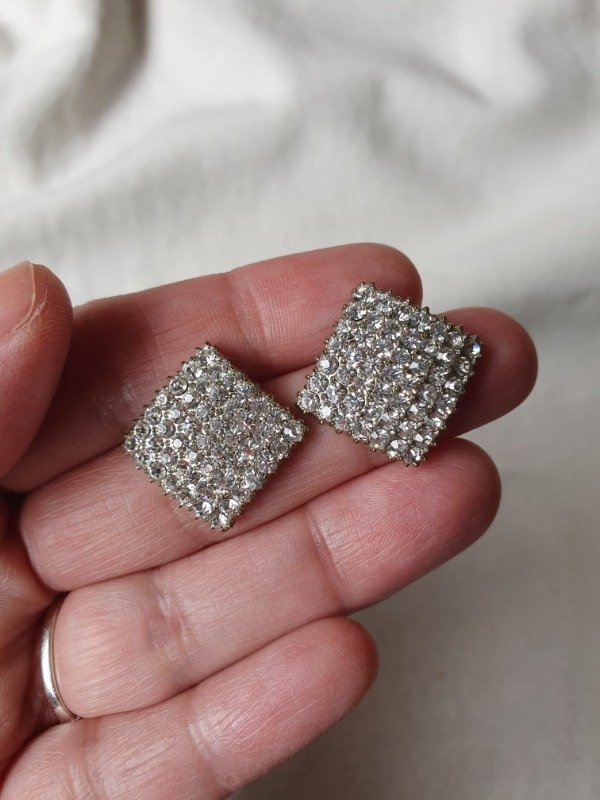 Producto - Aros Mini Pasantes Cuadrados Strass Pavé