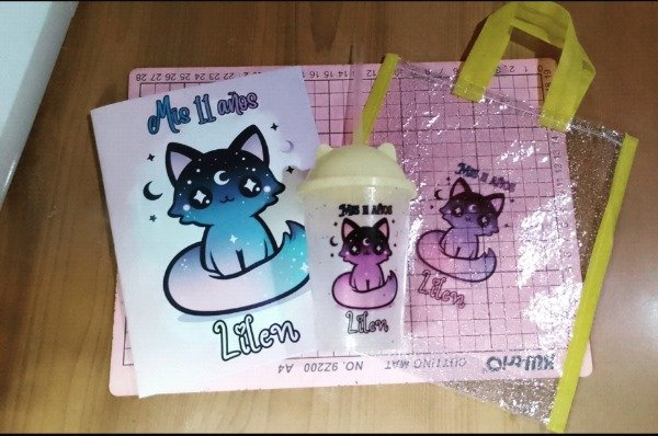 Producto - Combo x 10 , bolsitas , libritos y vaso de gatito personalizado