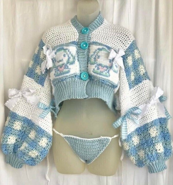 Producto - Cardigan cinnamnroll  (edición limitada)