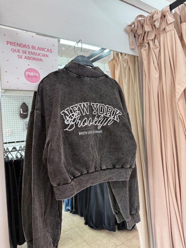 Producto - Campera GASPEADA NY 1985