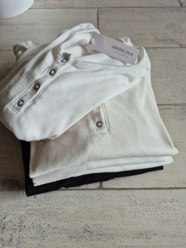 Producto - Remeras Caterina Brochecitos