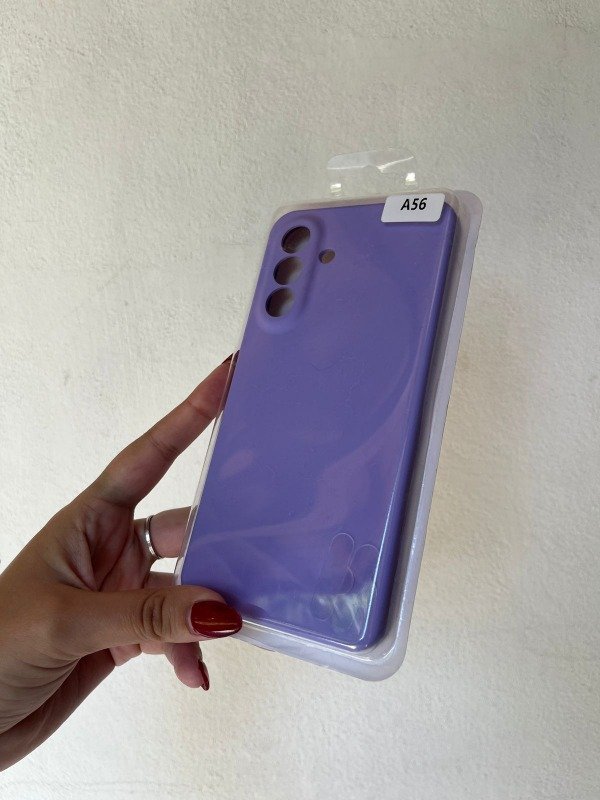 Producto - A56 y a36 silicona con felpa lila