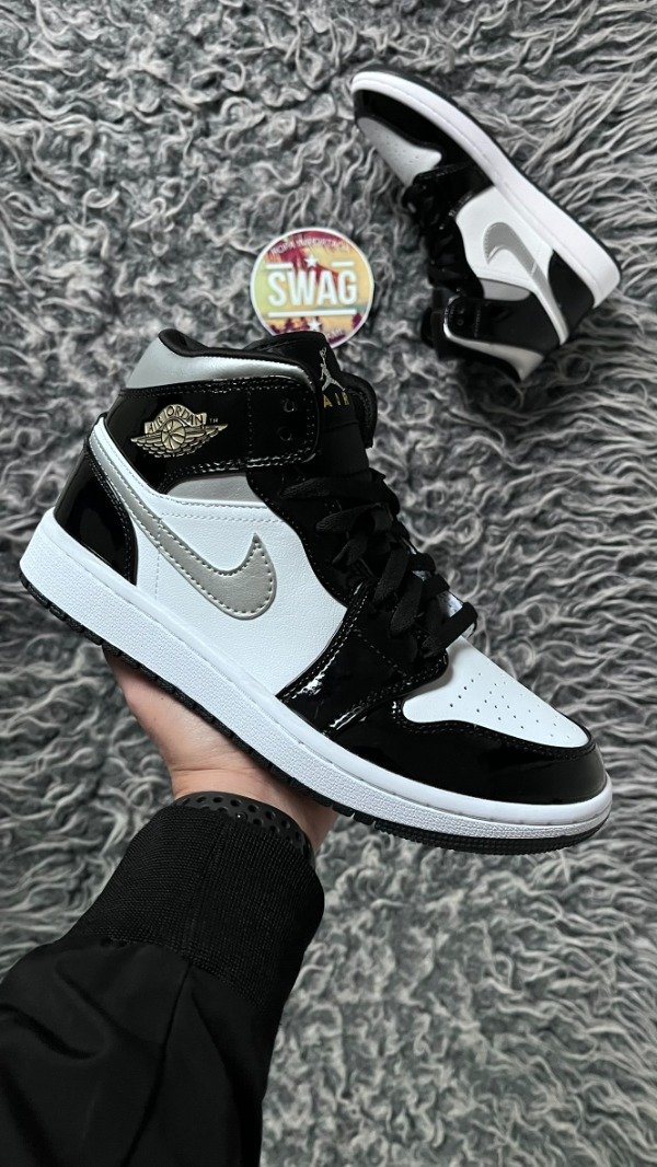 Producto - JORDAN RETRO 1 SILVER PATENT