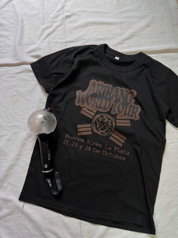 Producto - REMERA ARIRANG WORLD TOUR ARG