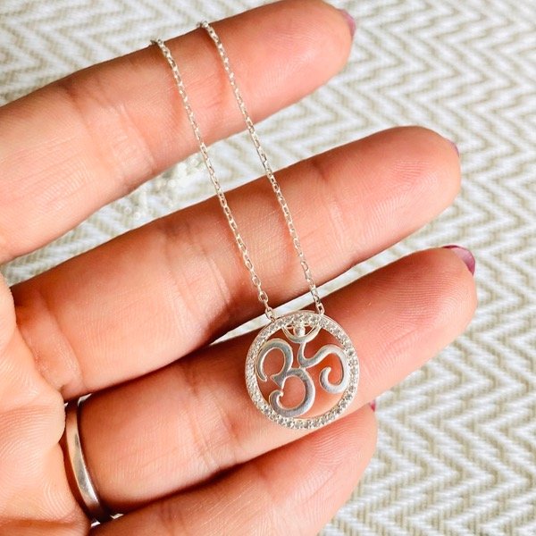 Producto - Choker Om