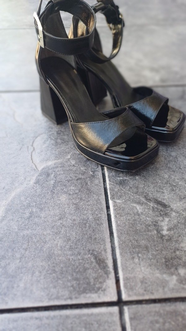 Producto - Sandalia charol - 1