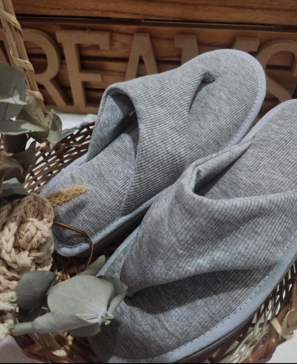 Producto - Pantuojota Olivia Morley Gris