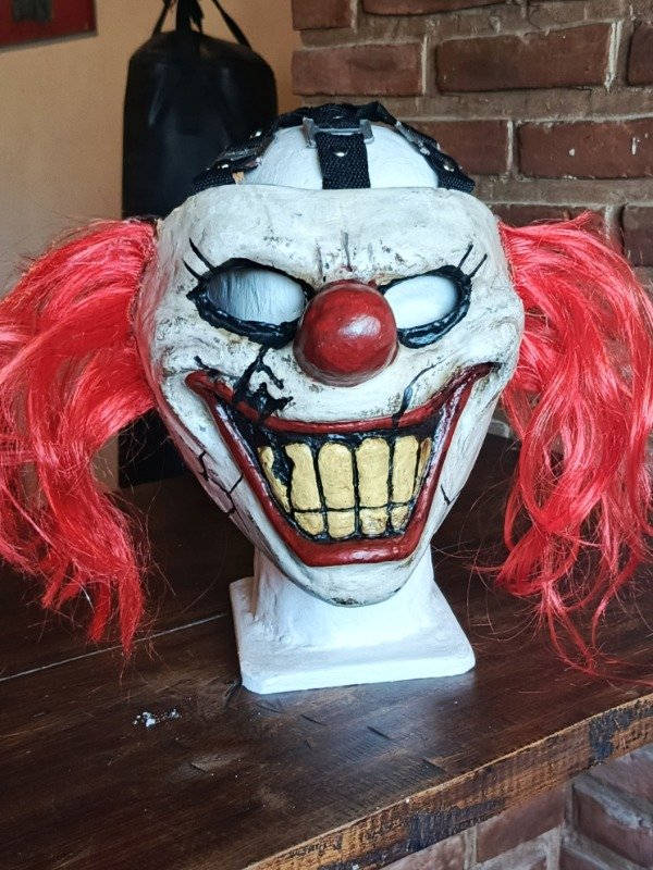 Producto - twisted metal