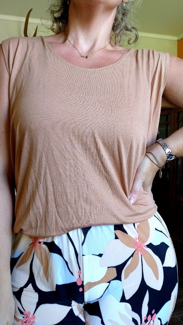 Producto - Musculosa Crep Elastizado Dulce de leche