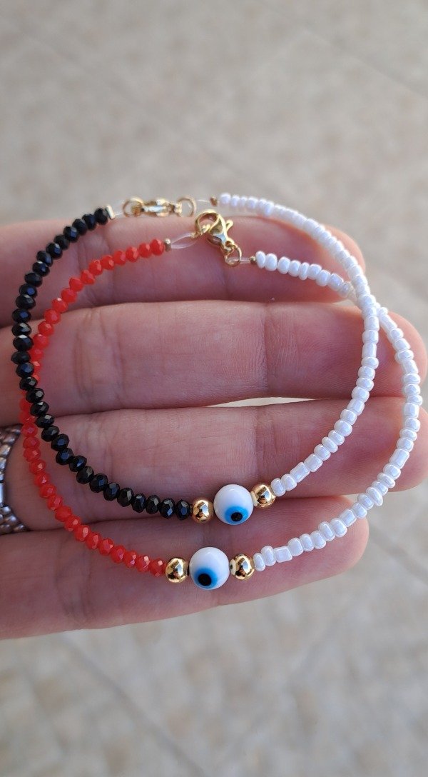 Producto - Pulsera de Oro Laminado con Cristales y Ojo de Vidrio