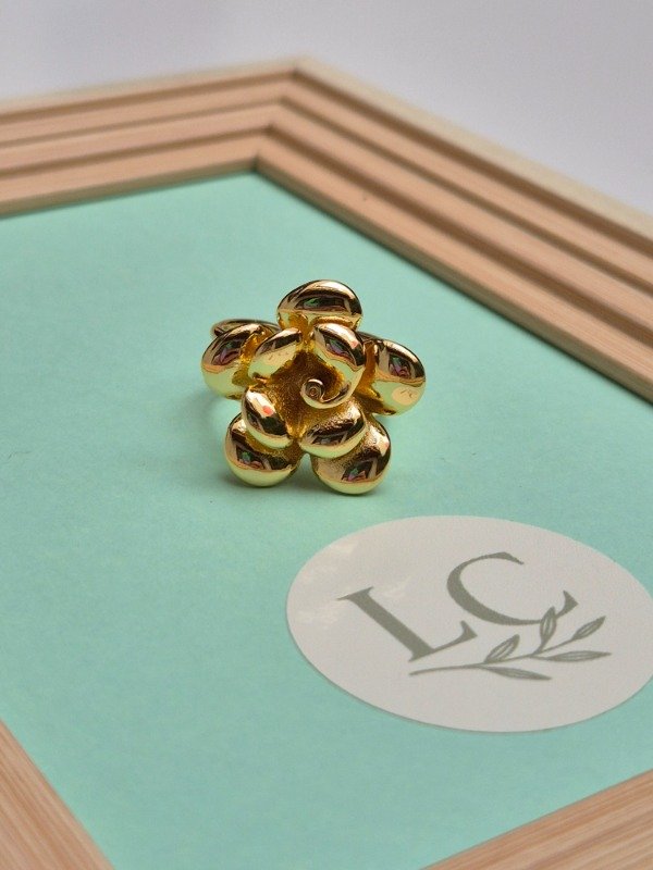 Producto - Anillo flor dorada