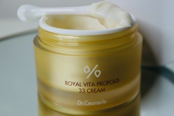 Producto - Crema Facial Hidratante - Dr. Ceuracle Royal Vita Propolis 33 Cream (50ml). - 1