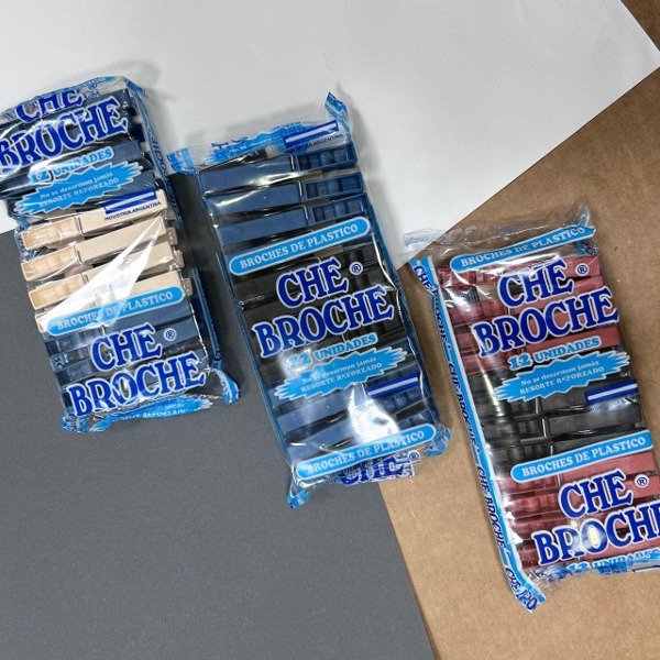 Producto - Broches de plástico para ropa