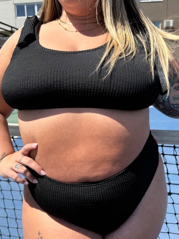 Producto - Trusa tiro alto- negro texturado