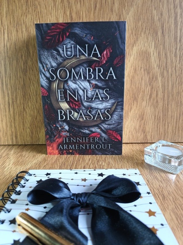 Producto - Una sombra en las brasas