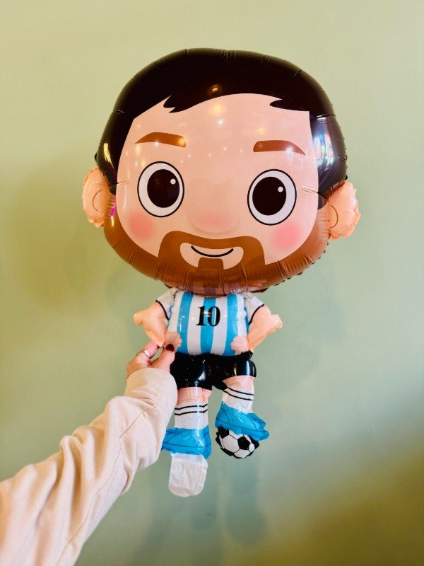 Producto - Globo metalizado con forma Messi con pelota