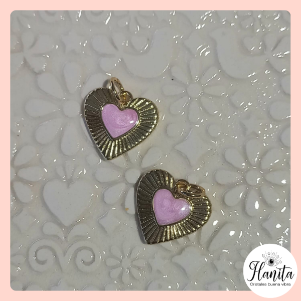 Producto - Corazón oro laminado esmalte rosa