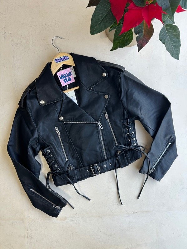 Producto - Chaqueta Margot // eco cuero // con cordones