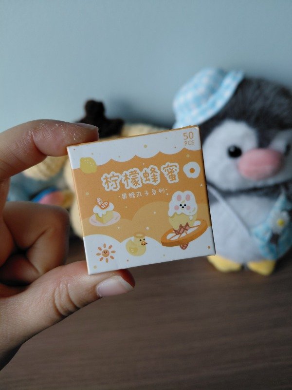 Producto - Cajita de stickers x 50 - Temática cute amarillo #006