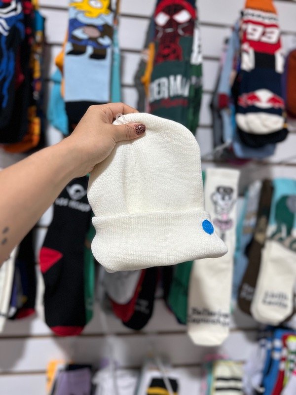 Producto - Gorro rocky blanco
